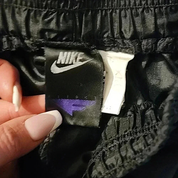 Vintage '80s/'90s Nike Men's MD Black Flight Series Track Pants - Picture 2 of 8